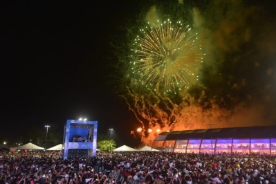 notícia: Réveillon Beira Rio 2024: shows e espetáculo de queima de fogos reúnem multidão para celebrar ano novo, na orla de Macapá
