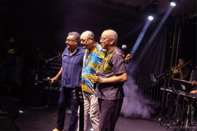 notícia: Em último show da temporada, grupo Senzalas celebra raízes tucujus no Largo dos Inocentes